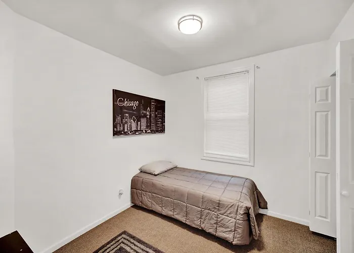 Apartment Kimball Chicago
